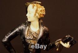 A 1920 statuette art nouveau dame 1900 et son chien statue régule bronze déco
