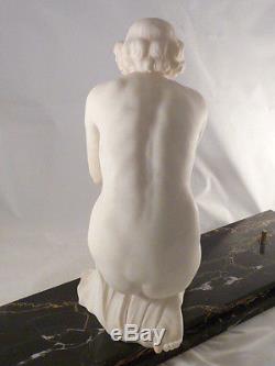 Alberto Saccardi. Femme au paon Sculpture art déco bronze albâtre et marbre