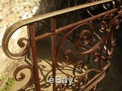 Ancien garde corps de retour, angle de perron d'escalier en fer forgé et bronze