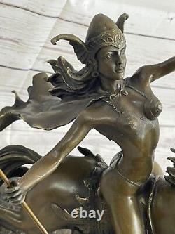 Art Déco Mythique Attaquant Amazone Femelle Bronze Sculpture Marbre Statue Nr