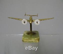 Avion en bronze sur socle en onyx. Art déco. Aviation