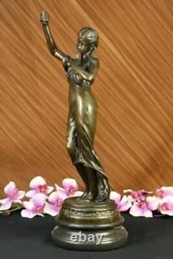 Belle Bronze Sculpture Femme Avec Oiseau Signé Art Déco Fonte Figurine Statue