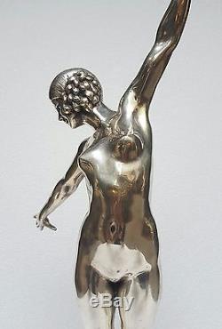 Bronze argenté La danse des lances signé ouillon-Carrere daté 1919. Art Deco