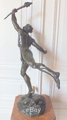 Bronze art déco homme porteur flamme par Lemoyne 68,5 cm sculpture
