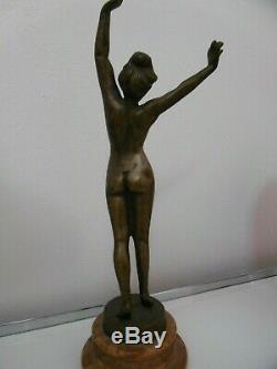 Bronze femme nue style Art Déco sur socle en marbre très bon état