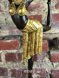 Bronze la danseuse au cerceau de style Art Déco portant la signature Gazini