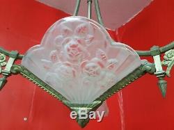 Chandelier lustre a plaques art deco en verre moule et bronze gilles degue