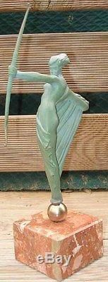 Diane Chasseresse Sculpture en Bronze Art Deco Tir à L'Arc Sport