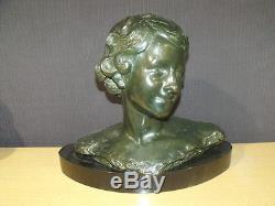 Grand bronze à patine verte, buste de jeune fiille signé Nitche, époque 1930
