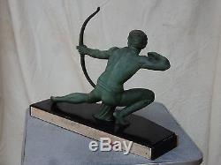 Grande Statue Regule Art Deco signé S. Melani patine bronze Personnage