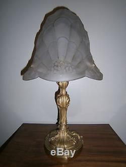 Grande lampe bronze et verre préssé-moulé signée degué