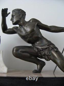 Jean de Roncourt Sculpture régule Pendule chasseur Jäger Art Déco 1930 no bronze