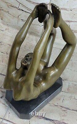 Joli Vintage Art Déco Français Bronze Chair Femme Gymnaste Acrobat Statue Mavchi