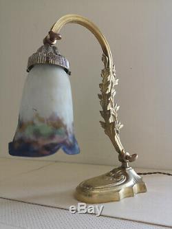 Lampe Art Deco / Art Nouveau En Bronze. Tulipe En Pate De Verre Signee Muller