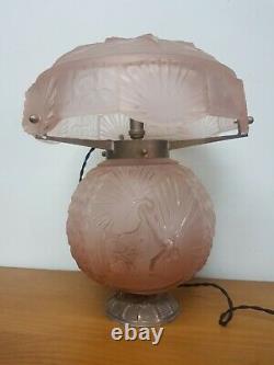 Lampe Art Deco en bronze et verre moulé rose muller freres luneville