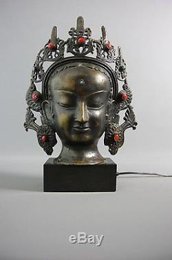 Lampe Tête en bronze avec cabochon pierres sur socle marbre noir Asie Art Deco