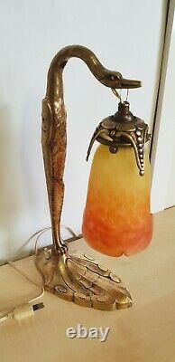 Lampe ancienne d un oiseau en bronze doré et pate de verre muller signé C RANC