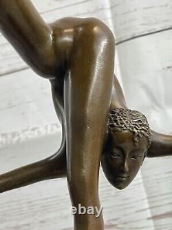 Original Art Déco Chair Talented Gymnaste Bronze Sculpture Main Figurine