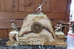 Pendule et ses deux cassolettes en bronze et onyx époque Art Déco