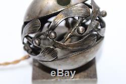 Rare lampe boule de gui en bronze argentée signée Edgar BRANDT