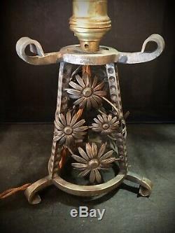 Sabino Lampe Joli Pied En Bronze A Decor De Fleurs Art Deco