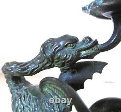 Sculpture en bronze Dragon portant un bougeoir, époque Art Déco vers 1930
