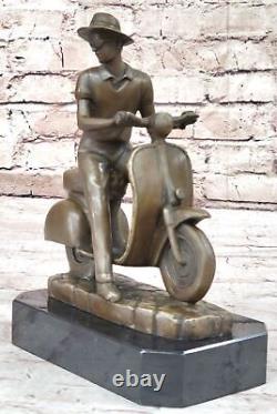 Signée Art Déco Bronze Statue Asiatique Homme Equitation Moped Moto Figurine