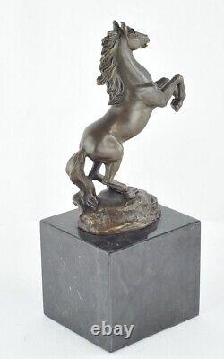 Statue en bronze Cheval Animalier Style Art Deco Style Art Nouveau Bronze Signe