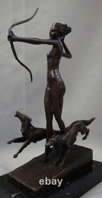 Statue en bronze Chien Nue Diane Chasseresse Artemis Style Art Deco Style Art No