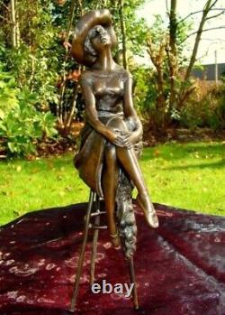 Statue en bronze Demoiselle Pin-up Chapeau Style Art Deco Style Art Nouveau Bron