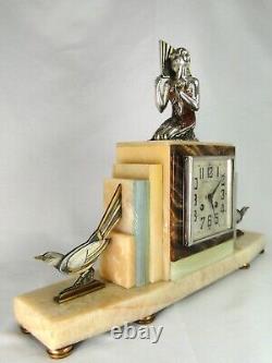 Superbe Pendule Onyx Art Deco Bronze Femme Signe M. Secondo Eventail 1925