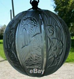 Superbe lustre plafonnier en bronze globe art déco
