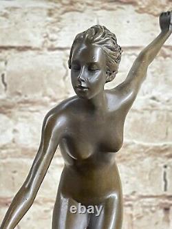 Viennoise Art Déco Bronze Figurine Sur Un Marbre Base Par Joseph Lorenzl, 1930